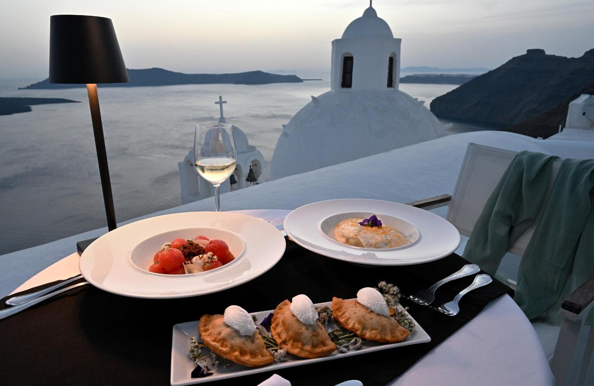 Aigialos Luxury Traditional Settlement Fira  Eksteriør bilde